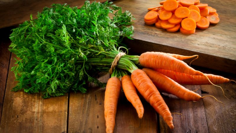 Cà rốt cung cấp vitamin A cho sự phát triển của mắt Cà rốt cung cấp vitamin A cho sự phát triển của mắt