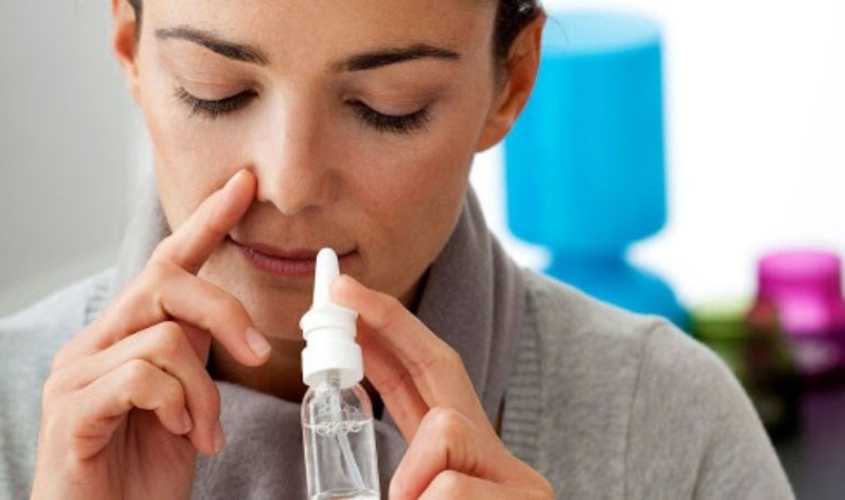 Mẹ bầu hãy dùng nước muối sinh lý để rửa mũi