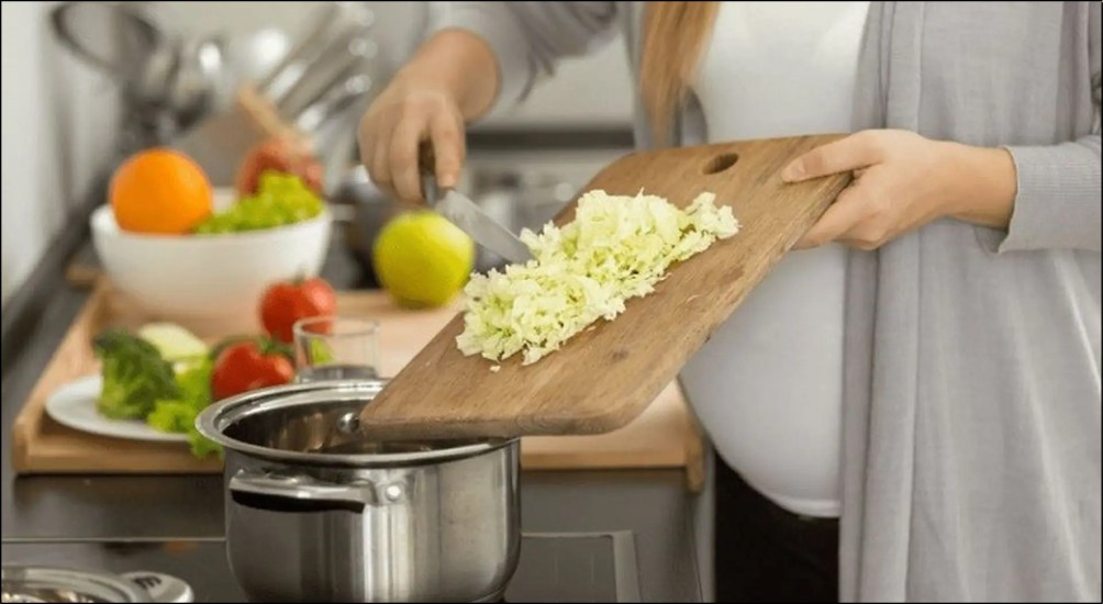 Phụ nữ có thai vẫn sử dụng được bếp từ Lock&Lock vì không có bức xạ