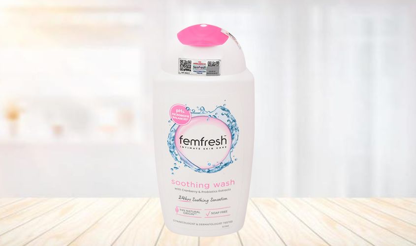 Dung dịch vệ sinh phụ nữ Femfresh Ultimate Care Soothing Wash hương hoa cúc 250 ml Dung dịch vệ sinh phụ nữ Femfresh Ultimate Care Soothing Wash hương hoa cúc 250 ml