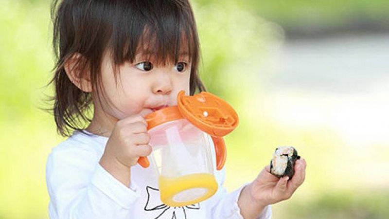 1 năm các mẹ nên bổ sung canxi cho bé  từ 3 - 4 đợt