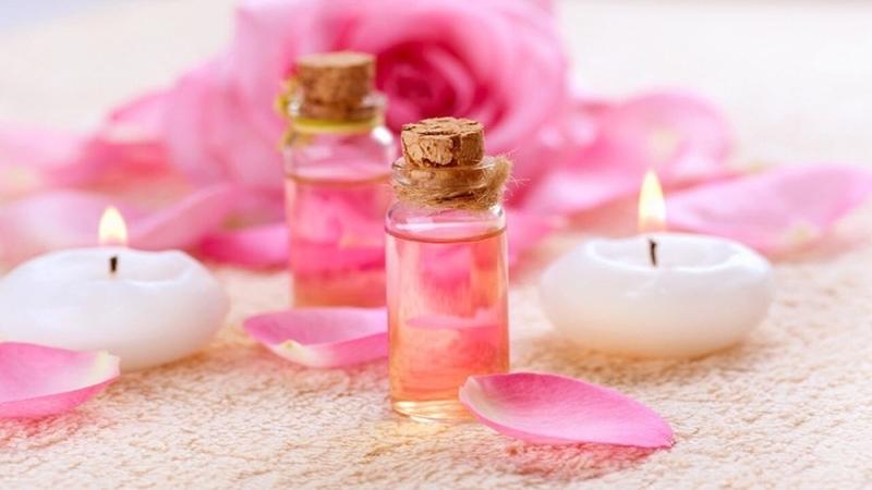 Tinh dầu hoa hồng khá an toàn và vẫn chưa ghi nhận bất kỳ tác dụng phụ nào
