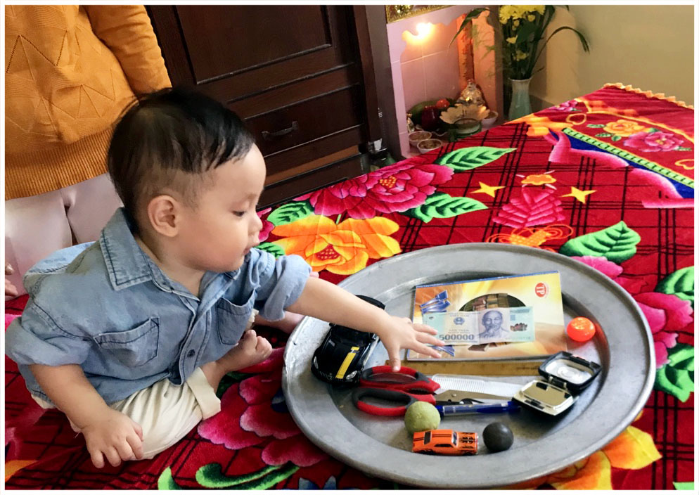 Nghi thức bốc đồ đoán nghề nghiệp tương lai