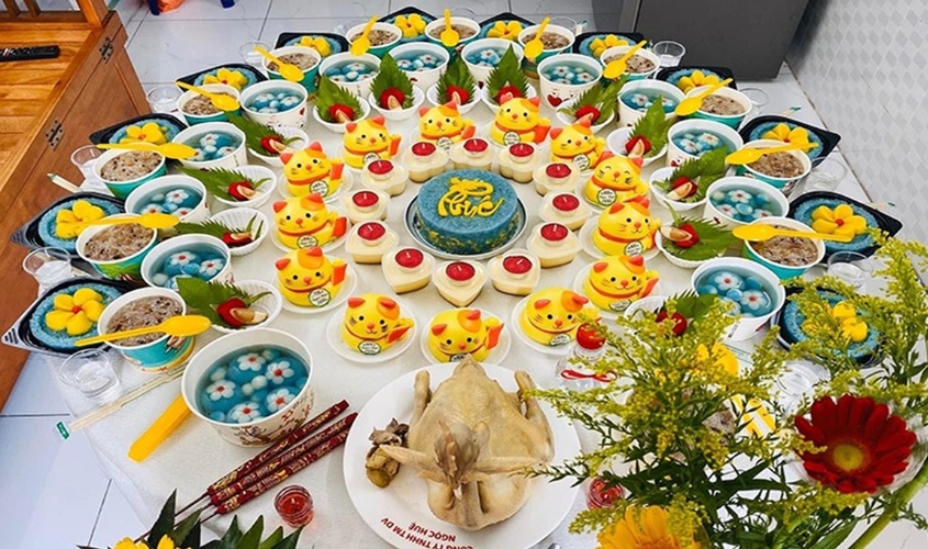 Mâm cúng 12 Mụ Bà và 3 Đức Thầy