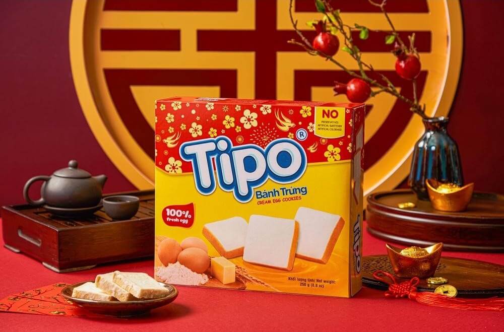 Tipo là bánh trứng nướng được phủ kem nhưng vẫn giữ nguyên độ giòn của nền bánh.