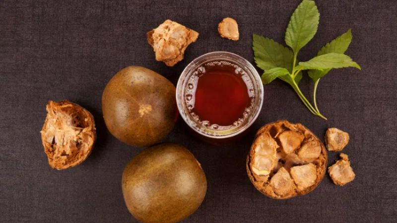 Quả la hán có tên khoa học: Momordica grosvenori Swingle thuộc họ Bầu bí (Cucurbitaceae).