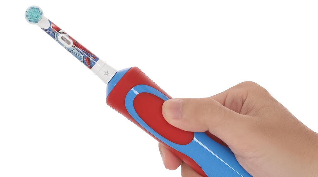 Bàn chải điện trẻ em Oral-B Vitality D12 Spiderman thiết kế nhỏ gọn, trọng lượng nhẹ, cầm nắm thoải mái