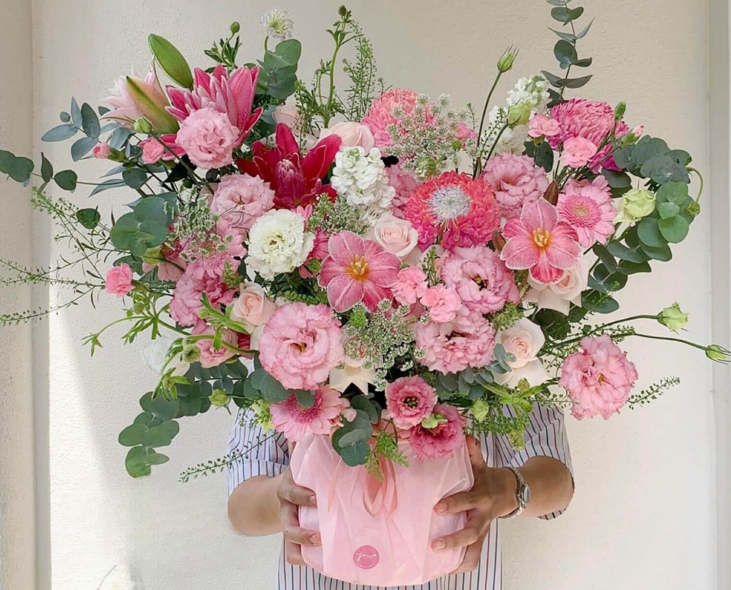 Cắm hoa ly kép với hoa cát tường