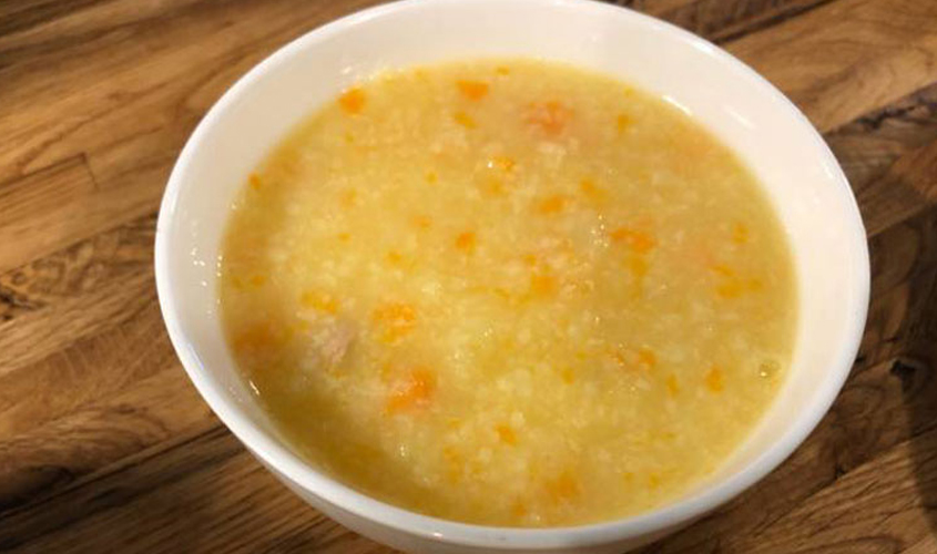 Hình minh họa cháo cá chép cà rốt