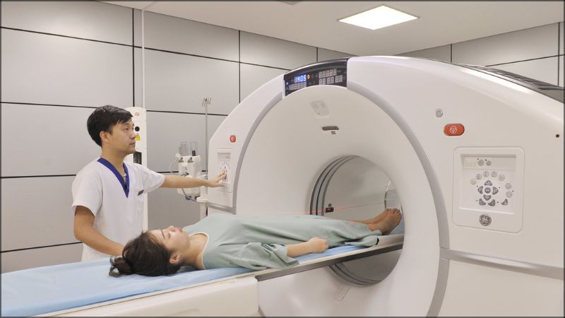 Điều trị cường giáp bằng iod phóng xạ
