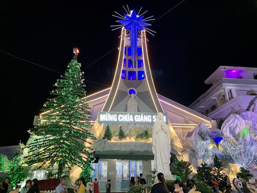 Nhà thờ Giáo xứ Bình An Thượng ở Xóm đạo Phạm Thế Hiển