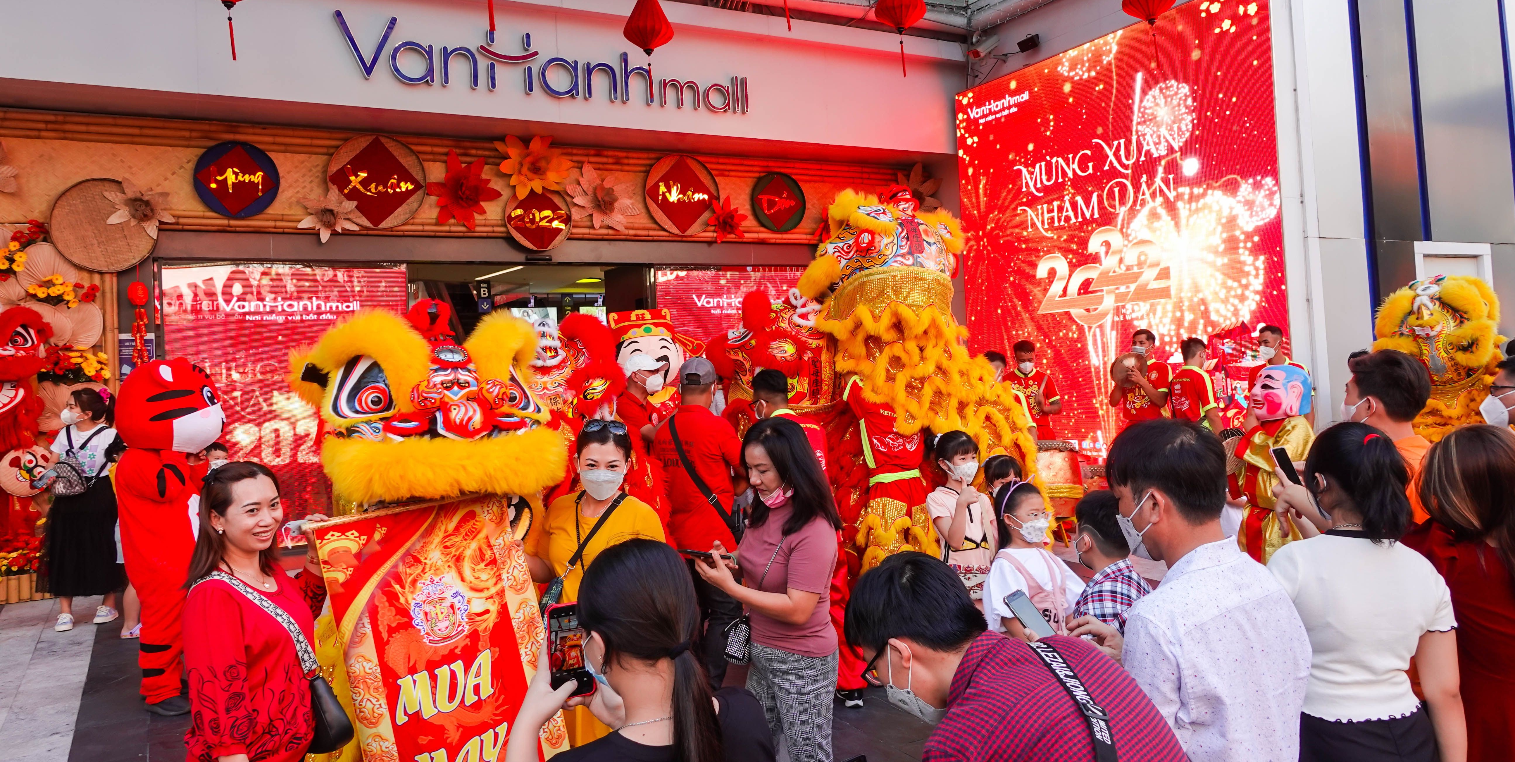 Điểm chơi Tết 2025 ở Sài Gòn cho bé siêu hấp dẫn tại Vạn Hạnh Mall