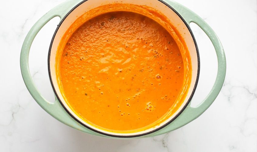 Hình minh họa súp đậu lăng đỏ cà chua