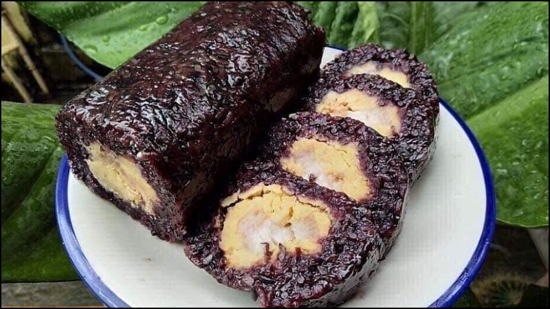 Thành phẩm bánh tét gạo lứt