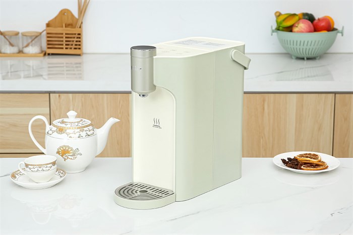 Bình thủy điện Bear BWP-T402301G 4 lít màu xanh mint, công suất lớn, có lõi lọc cải thiện vị nước