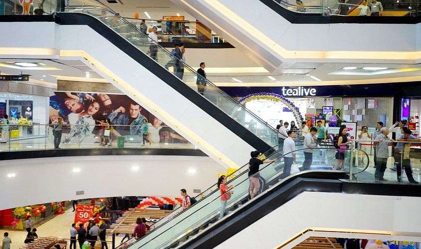 Cho bé đi chơi lễ 30/4 tại Vạn Hạnh Mall ở quận 10