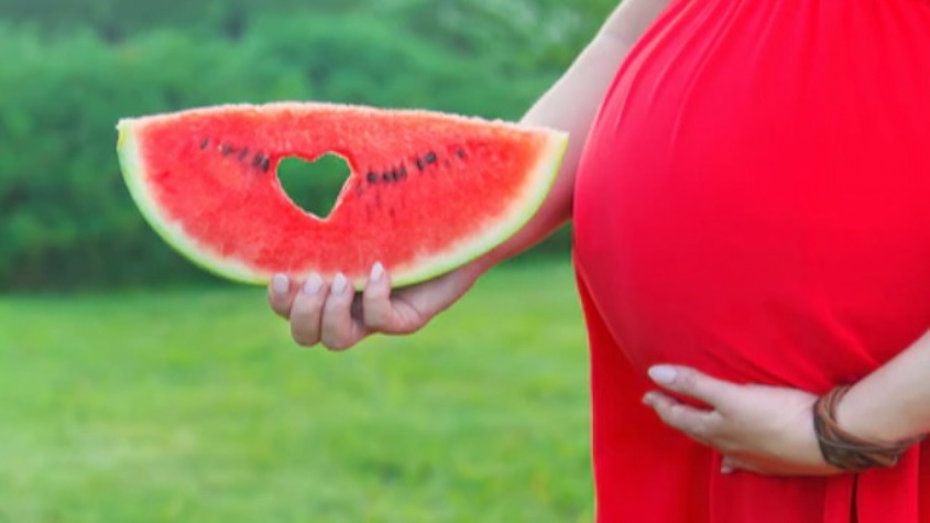 Mẹ bầu được ăn dưa hấu khi mang thai