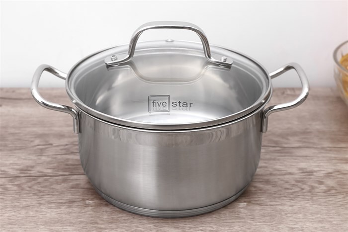 Nồi inox 304 Fivestar 18cm tay cầm đúc cọng sang trọng Nồi inox 304 Fivestar 18cm tay cầm đúc cọng sang trọng