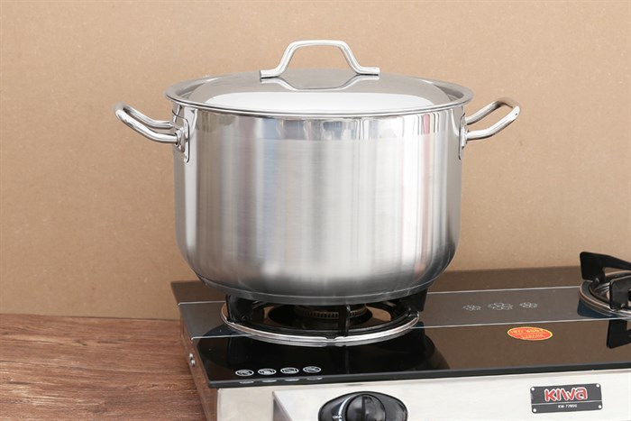 Nồi inox Fivestar 30cm nắp inox chuyên dùng nấu tiệc Nồi inox Fivestar 30cm nắp inox chuyên dùng nấu tiệc