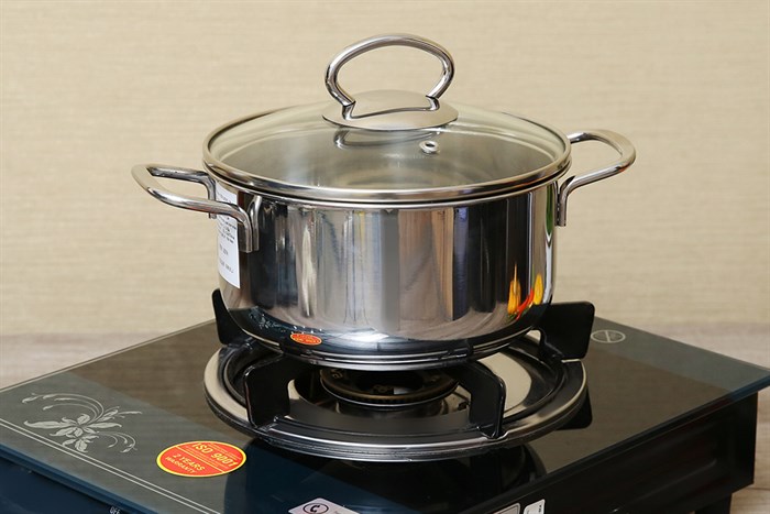 Nồi inox 3 đáy nắp kính 18 cm Fivestar FSN 18IN1 dùng để nấu lẩu, nấu cháo, nấu canh,... Nồi inox 3 đáy nắp kính 18 cm Fivestar FSN 18IN1 dùng để nấu lẩu, nấu cháo, nấu canh,...