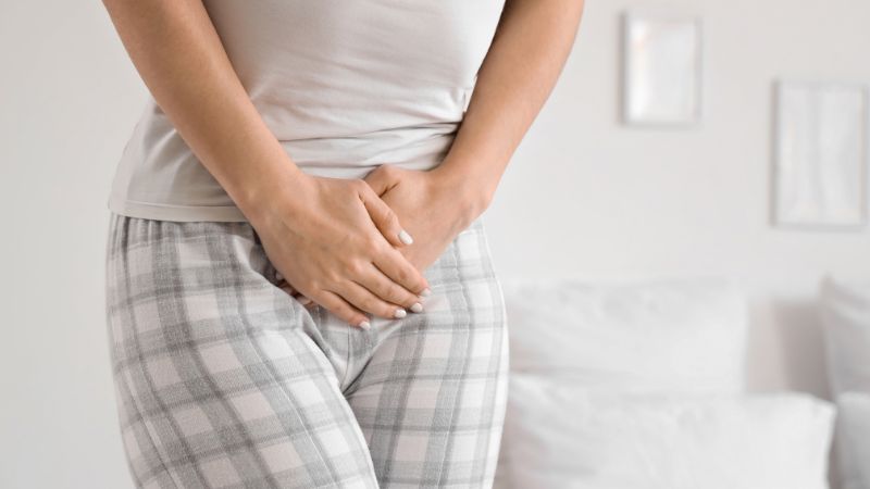 Nhiễm nấm Candida âm đạo có thể gây tiểu buốt, tiểu rát