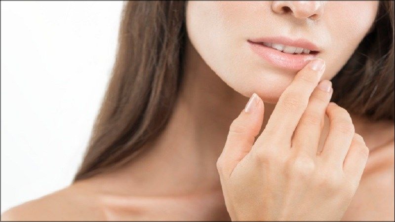 Chăm sóc đôi môi căng mịn, hồng hào