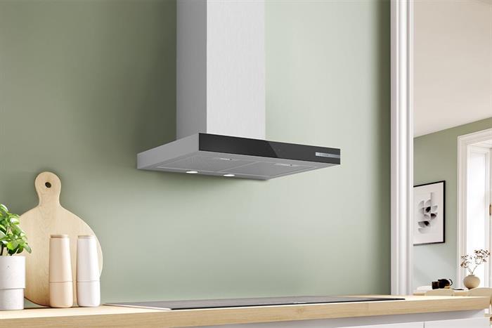 Máy hút mùi áp tường Bosch DWB67BK61T áp tường với chiều ngang khoảng 60 cm nhỏ gọn