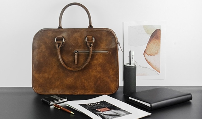 Túi xách là một sự lựa chọn hoàn hảo khi tặng quà 8/3 cho cô giáo