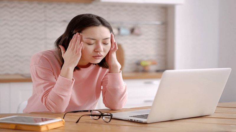 Hạn chế sử dụng điện thoại quá nhiều để tránh ảnh hưởng đến giấc ngủ