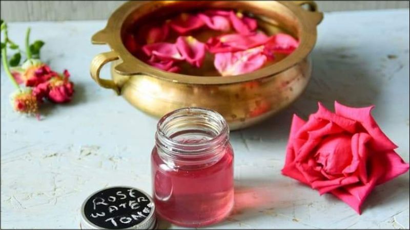 Làm nước hoa hồng bằng phương pháp đun sôi