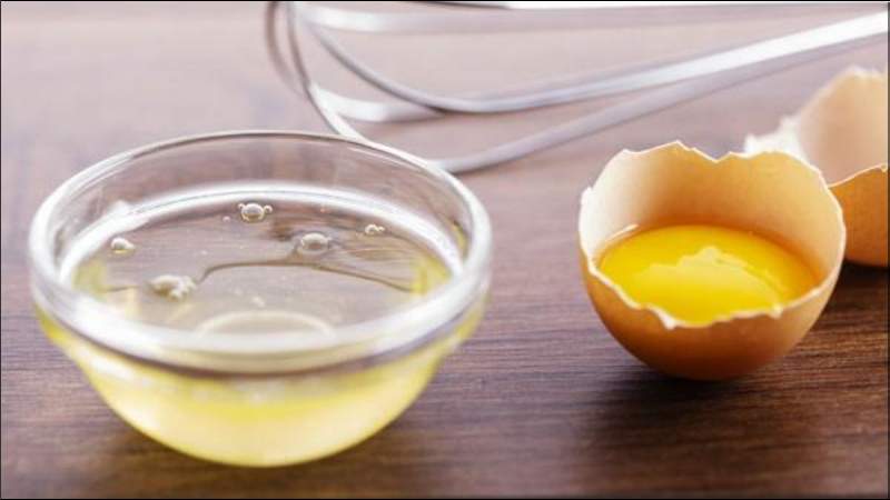 Lòng trắng trứng là một nguyên liệu phổ biến giúp thu nhỏ lỗ chân lông và kiểm soát bã nhờn