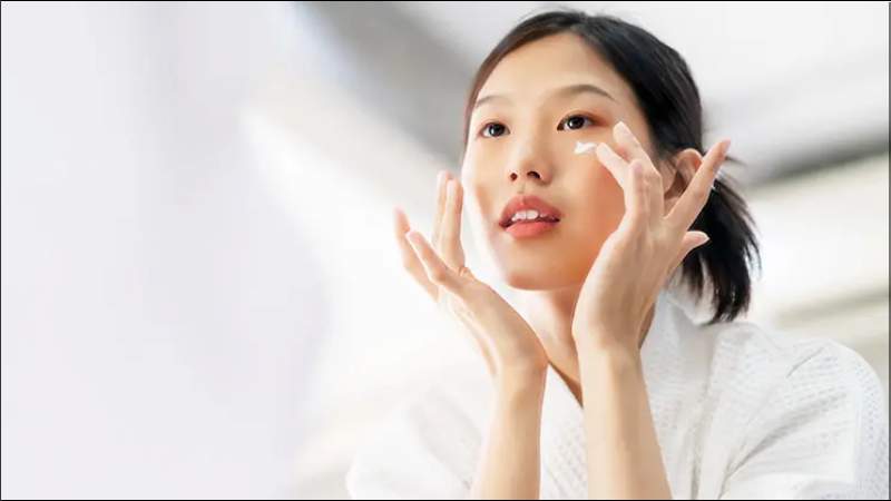 Chăm sóc da thường xuyên, đúng quy trình giúp giảm sợi bã nhờn