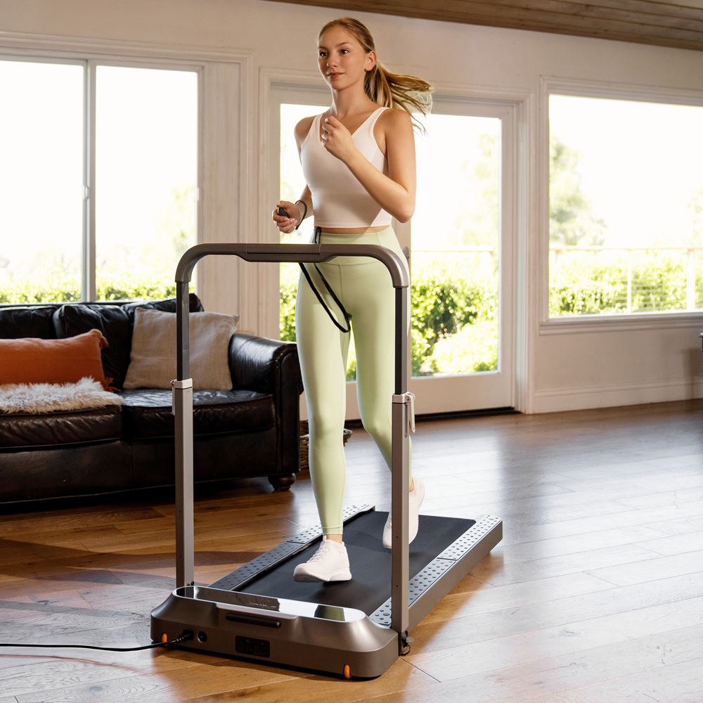 Máy chạy bộ Kingsmith R2 TRR2FB có động cơ DC 1.25 HP êm ái, bền bỉ, tiết kiệm điện - chạy nhẹ nhàng, gần như không tiếng ồn