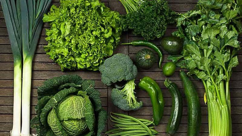 Rau xanh làm giảm triệu chứng ợ nóng ở người bị trào ngược dạ dày thực quản