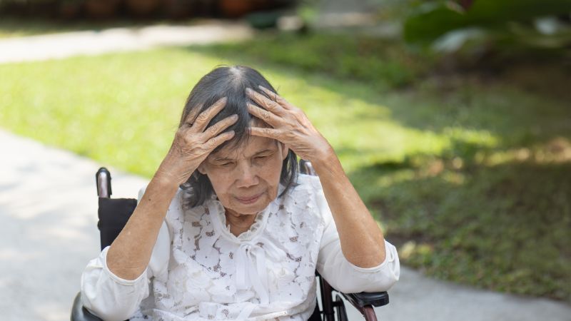 Bệnh Alzheimer làm giảm khả năng đưa ra các quyết định và phán đoán hợp lý