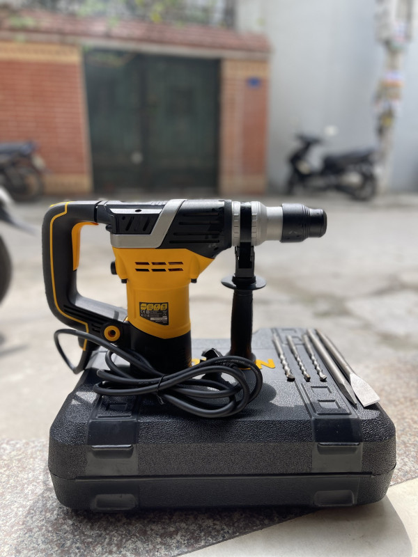 Máy khoan búa điện Tolsen 88531 1500W khoan tốt trên các bề mặt gỗ và sắt