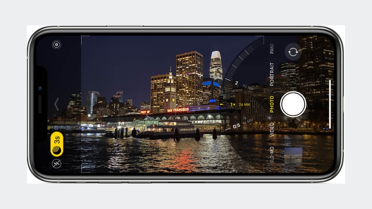 iPhone sẽ tự động chuyển sang dùng camera chính nếu không đủ sáng