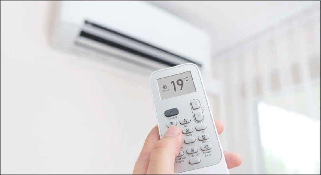 Đảm bảo nhiệt độ cài đặt thấp hơn nhiệt độ phòng trước khi bật máy lạnh ít nhất 2-3 độ C