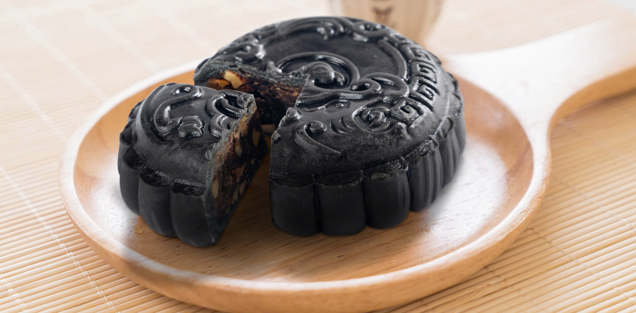 Bánh Trung Thu Healthy Nhân Mè Đen Phượng Hoàng Bánh Trung Thu Healthy Nhân Mè Đen Phượng Hoàng