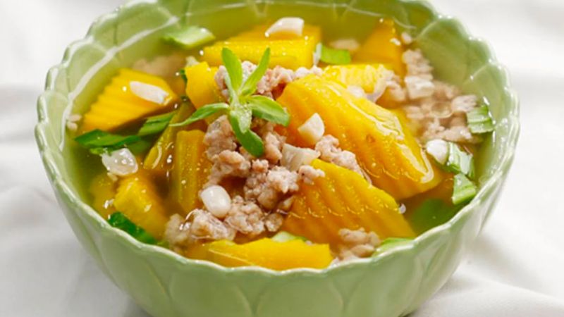 Bí đỏ và đậu phộng là sự kết hợp hoàn hảo