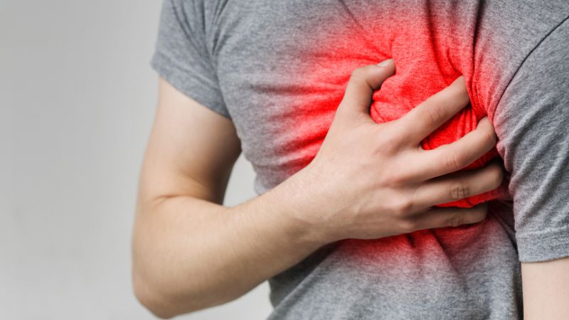Một số bệnh l&yacute; tim mạch c&oacute; thể g&acirc;y đau lan xuống v&ugrave;ng hạ sườn tr&aacute;i