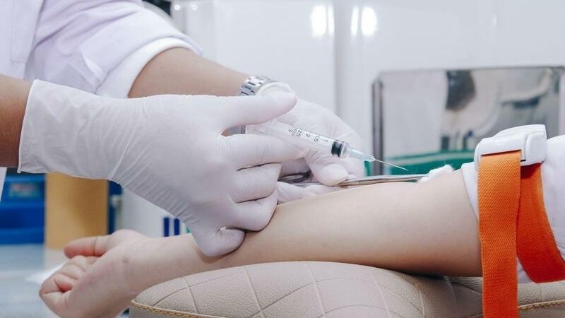 Bệnh nhân cần được làm xét nghiệm máu trước phẫu thuật Bệnh nhân cần được làm xét nghiệm máu trước phẫu thuật