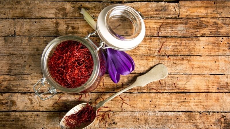 Trà nhụy hoa nghệ tây là thức uống giúp nâng cao chức năng sinh lý ở cả nam và nữ