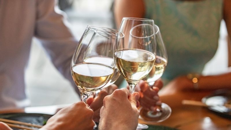 Người bệnh thiếu máu não cần hạn chế tối đa các thức uống có cồn Người bệnh thiếu máu não cần hạn chế tối đa các thức uống có cồn