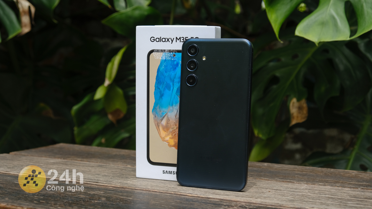 Galaxy M35 là chiếc điện thoại đáng mua trong phân khúc tầm trung. Galaxy M35 là chiếc điện thoại đáng mua trong phân khúc tầm trung.