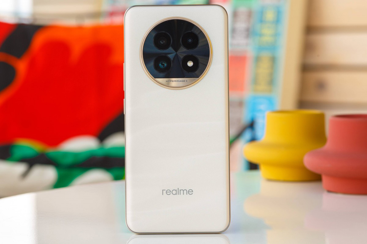 Cụm camera realme 13 Pro+ có thể đáp ứng tốt nhu cầu chụp ảnh của người dùng. Nguồn: GSMArena.