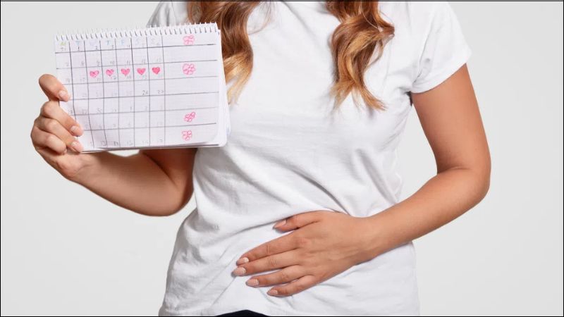 Sự thay đổi hormone trong chu kỳ kinh nguyệt làm tăng nguy cơ xuất hiện mụn