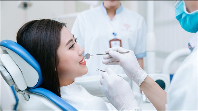 Bạn nên gặp bác sĩ khi răng ê buốt xuất hiện liên tục
