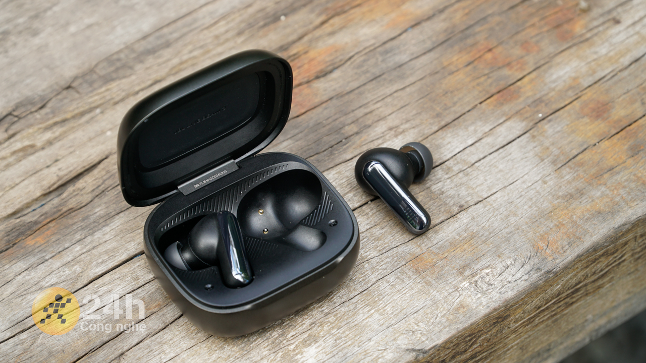 JBL Live Beam 3 được trang bị 6 micro đàm thoại cùng tính năng lọc ồn thông minh JBL Live Beam 3 được trang bị 6 micro đàm thoại cùng tính năng lọc ồn thông minh