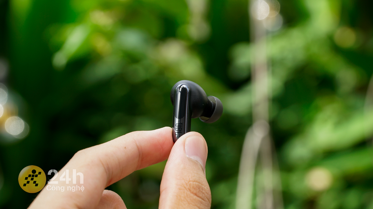 Phần tai nghe của JBL Live Beam 3 có nhiều điểm nhấn Phần tai nghe của JBL Live Beam 3 có nhiều điểm nhấn